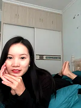 Snapshot of Mile-m chatting on October 2025 03:36:02 AM Mile-m online show from October 2025 03:36:02 AM