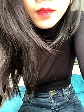 Snapshot of Mile-m chatting on November 2025 07:30:02 AM Mile-m online show from November 2025 07:30:02 AM