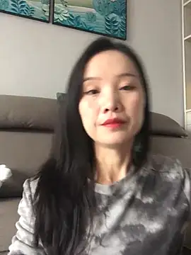 Snapshot of Mile-m chatting on November 2025 02:21:01 AM Mile-m online show from November 2025 02:21:01 AM