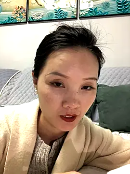 Snapshot of Mile-m chatting on November 2025 01:22:02 PM Mile-m online show from November 2025 01:22:02 PM