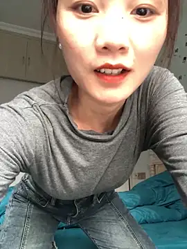 Snapshot of Mile-m chatting on December 2025 08:08:02 AM Mile-m online show from December 2025 08:08:02 AM