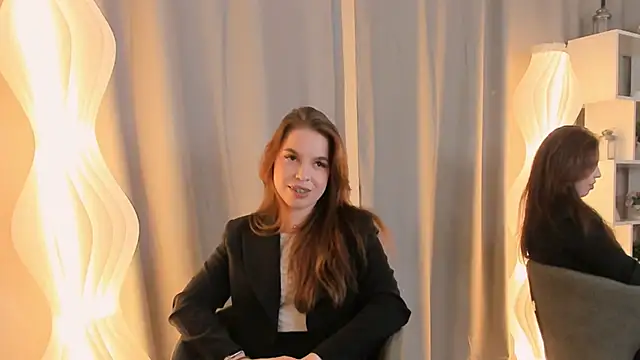 ToniaRoehr online show from October 2025 07:50:01 AM