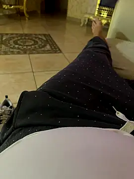 Snapshot of Bionda19 chatting on October 2025 09:04:02 PM Bionda19 online show from October 2025 09:04:02 PM