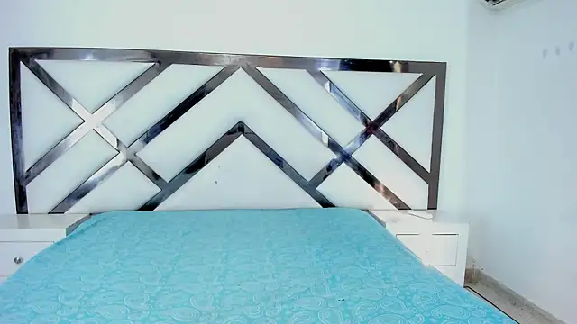 Snapshot of daenerysxxx chatting on November 2025 08:52:01 PM daenerysxxx online show from November 2025 08:52:01 PM