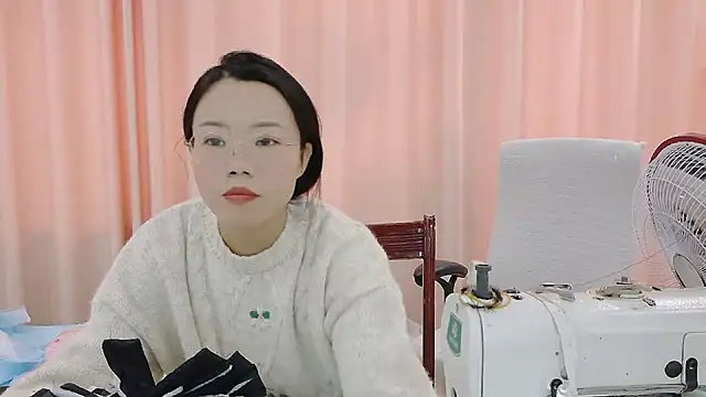 Snapshot of CCOO520 chatting on October 2025 07:43:01 AM CCOO520 online show from October 2025 07:43:01 AM