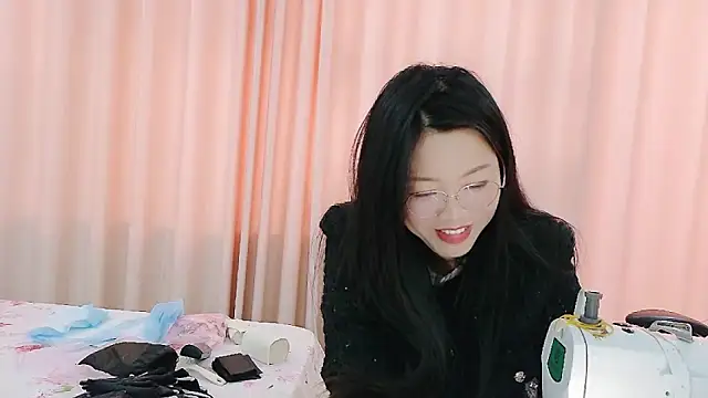 Snapshot of CCOO520 chatting on October 2025 04:24:02 AM CCOO520 online show from October 2025 04:24:02 AM