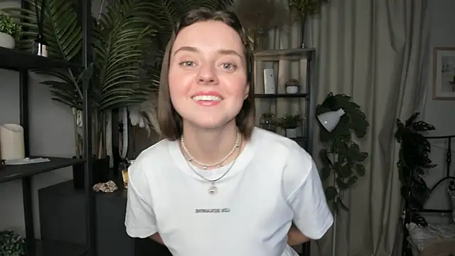 Snapshot of ThelmaJusto chatting on October 2025 02:50:02 PM ThelmaJusto online show from October 2025 02:50:02 PM