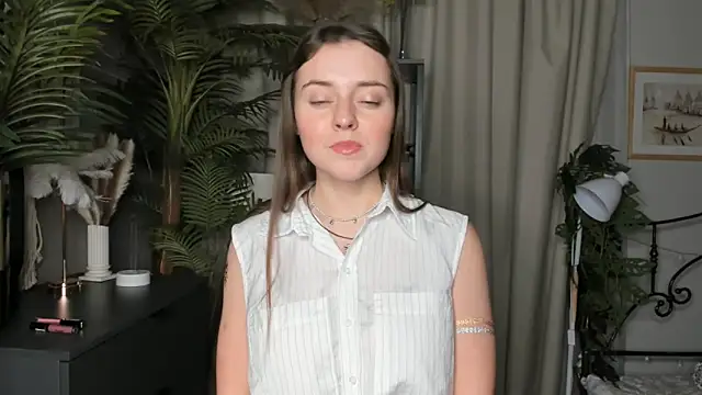 Snapshot of ThelmaJusto chatting on November 2025 02:19:02 PM ThelmaJusto online show from November 2025 02:19:02 PM