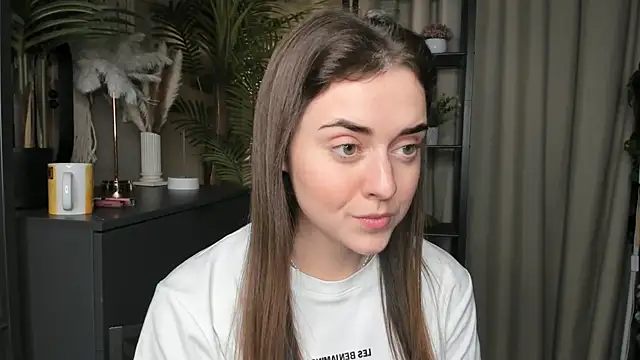 Snapshot of ThelmaJusto chatting on November 2025 02:37:02 PM ThelmaJusto online show from November 2025 02:37:02 PM