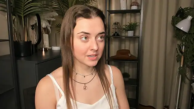 Snapshot of ThelmaJusto chatting on November 2025 04:09:01 PM ThelmaJusto online show from November 2025 04:09:01 PM