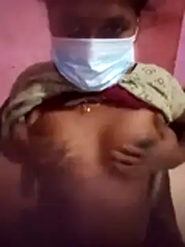 Eswar77 online show from November 2025 04:28:01 PM