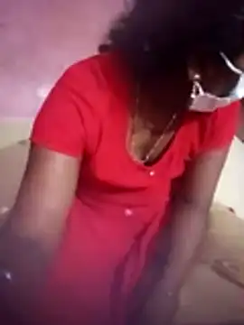 Eswar77 online show from November 2025 05:33:02 PM