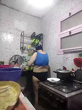 Snapshot of TermedScherzo chatting on November 2025 11:49:01 AM TermedScherzo online show from November 2025 11:49:01 AM