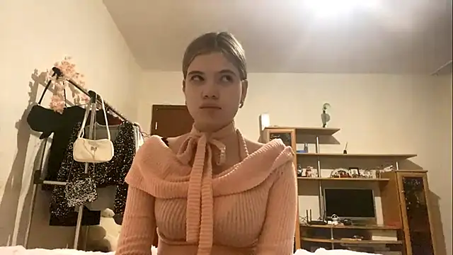 AlmetaBradicich online show from December 2025 03:54:02 PM