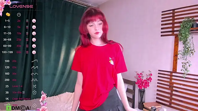 Snapshot of _LucyStars_ chatting on November 2025 01:46:01 PM LucyStars online show from November 2025 01:46:01 PM