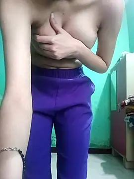 Snapshot of Hornyme18 chatting on December 2025 05:56:02 AM Hornyme18 online show from December 2025 05:56:02 AM