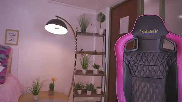 Snapshot of Giia_Moretti_ chatting on November 2025 07:13:01 PM Giia Moretti online show from November 2025 07:13:01 PM