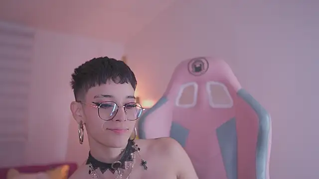 Snapshot of Giia_Moretti_ chatting on November 2025 01:59:02 AM Giia Moretti online show from November 2025 01:59:02 AM