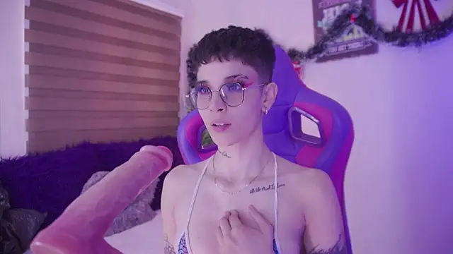 Snapshot of Giia_Moretti_ chatting on December 2025 06:50:01 PM Giia Moretti online show from December 2025 06:50:01 PM