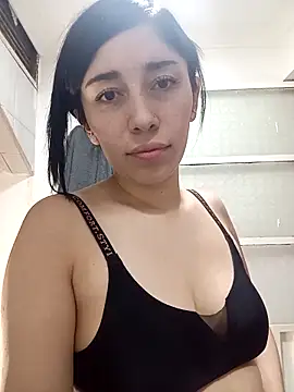 Snapshot of AbbyLewiis chatting on November 2025 06:08:01 PM AbbyLewiis online show from November 2025 06:08:01 PM