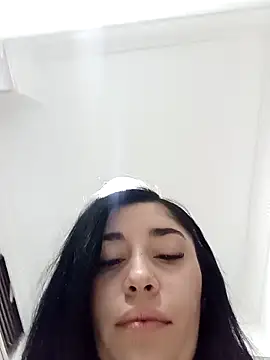 Snapshot of AbbyLewiis chatting on November 2025 09:44:02 AM AbbyLewiis online show from November 2025 09:44:02 AM