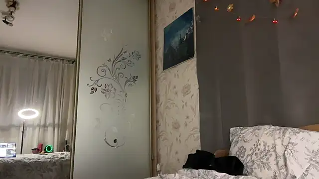 Snapshot of Crave_Elise chatting on November 2025 12:00:01 AM Crave Elise online show from November 2025 12:00:01 AM