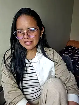 Miss  kendra  online show from December 2025 01:20:02 PM