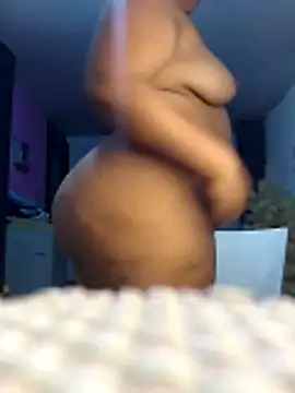 Snapshot of AprilBelmore chatting on November 2025 05:32:02 AM AprilBelmore online show from November 2025 05:32:02 AM