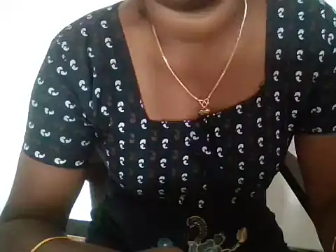 Snapshot of Tamilmallu-duskygirl03 chatting on October 2025 08:11:02 AM Tamilmallu-duskygirl03 online show from October 2025 08:11:02 AM