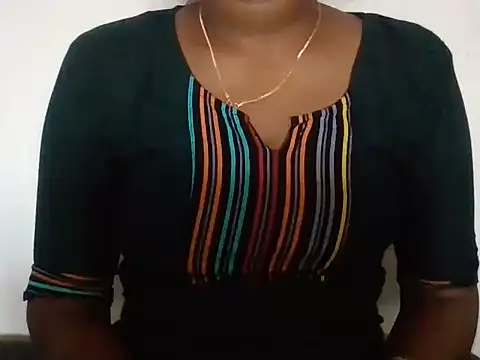 Snapshot of Tamilmallu-duskygirl03 chatting on November 2025 06:15:02 AM Tamilmallu-duskygirl03 online show from November 2025 06:15:02 AM