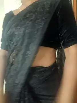 Snapshot of Tamilmallu-duskygirl03 chatting on November 2025 06:25:02 AM Tamilmallu-duskygirl03 online show from November 2025 06:25:02 AM