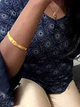 Snapshot of Tamilmallu-duskygirl03 chatting on November 2025 07:35:01 PM Tamilmallu-duskygirl03 online show from November 2025 07:35:01 PM