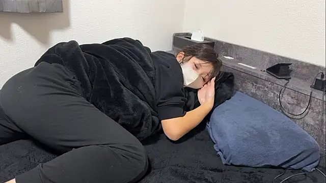 Snapshot of ODORI8300 chatting on December 2025 01:17:04 PM ODORI8300 online show from December 2025 01:17:04 PM