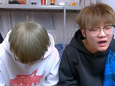 Snapshot of KK-cuteboy chatting on December 2025 10:20:01 AM KK-cuteboy online show from December 2025 10:20:01 AM