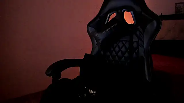 Snapshot of Sara_Roades chatting on December 2025 05:20:01 PM Sara Roades online show from December 2025 05:20:01 PM