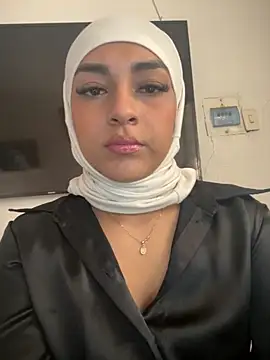 Snapshot of CelestSkyy chatting on October 2025 07:58:01 PM CelestSkyy online show from October 2025 07:58:01 PM