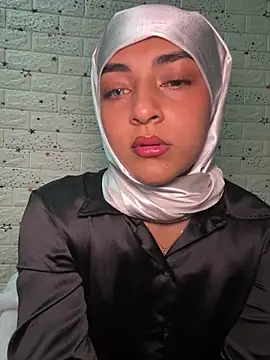 Snapshot of CelestSkyy chatting on December 2025 11:33:02 PM CelestSkyy online show from December 2025 11:33:02 PM