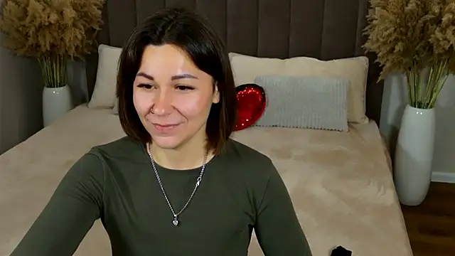 Snapshot of EdenSolis chatting on November 2025 09:08:01 AM EdenSolis online show from November 2025 09:08:01 AM