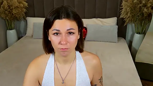 Snapshot of EdenSolis chatting on November 2025 09:45:01 AM EdenSolis online show from November 2025 09:45:01 AM