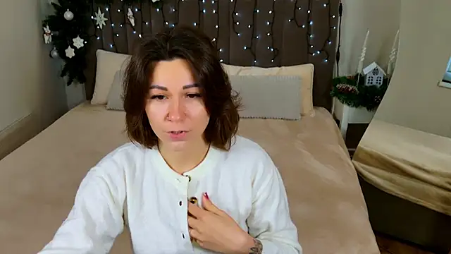 Snapshot of EdenSolis chatting on December 2025 09:36:01 AM EdenSolis online show from December 2025 09:36:01 AM