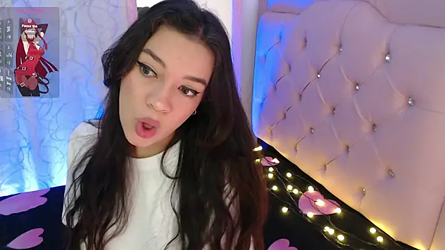 Snapshot of beauty_lana18 chatting on November 2025 02:20:01 AM beauty lana18 online show from November 2025 02:20:01 AM