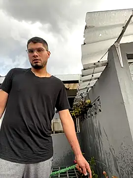 Snapshot of mirallesandbig chatting on October 2025 09:37:01 PM mirallesandbig online show from October 2025 09:37:01 PM