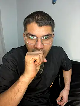 Snapshot of mirallesandbig chatting on November 2025 10:47:01 PM mirallesandbig online show from November 2025 10:47:01 PM