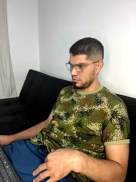 Snapshot of mirallesandbig chatting on December 2025 10:26:01 PM mirallesandbig online show from December 2025 10:26:01 PM