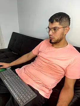 Snapshot of mirallesandbig chatting on December 2025 10:29:02 PM mirallesandbig online show from December 2025 10:29:02 PM