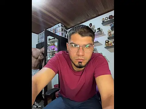 Snapshot of mirallesandbig chatting on December 2025 08:57:02 PM mirallesandbig online show from December 2025 08:57:02 PM