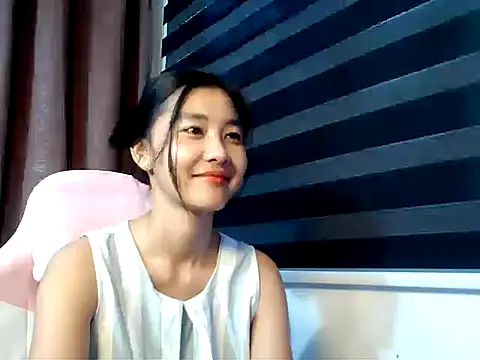 Snapshot of De_amore chatting on October 2025 11:51:02 PM De amore online show from October 2025 11:51:02 PM