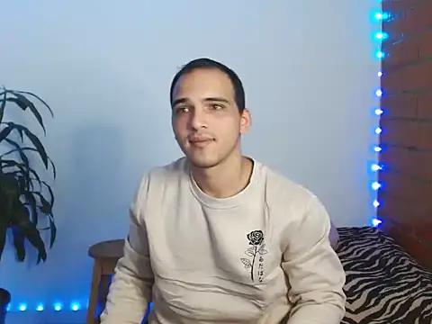 Snapshot of Maax3023 chatting on October 2025 01:07:01 PM Maax3023 online show from October 2025 01:07:01 PM