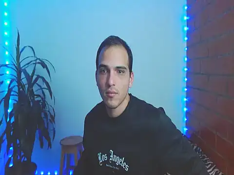 Snapshot of Maax3023 chatting on November 2025 05:04:01 PM Maax3023 online show from November 2025 05:04:01 PM