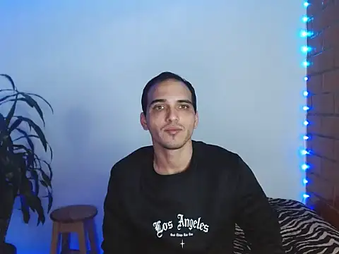 Snapshot of Maax3023 chatting on November 2025 05:14:01 PM Maax3023 online show from November 2025 05:14:01 PM